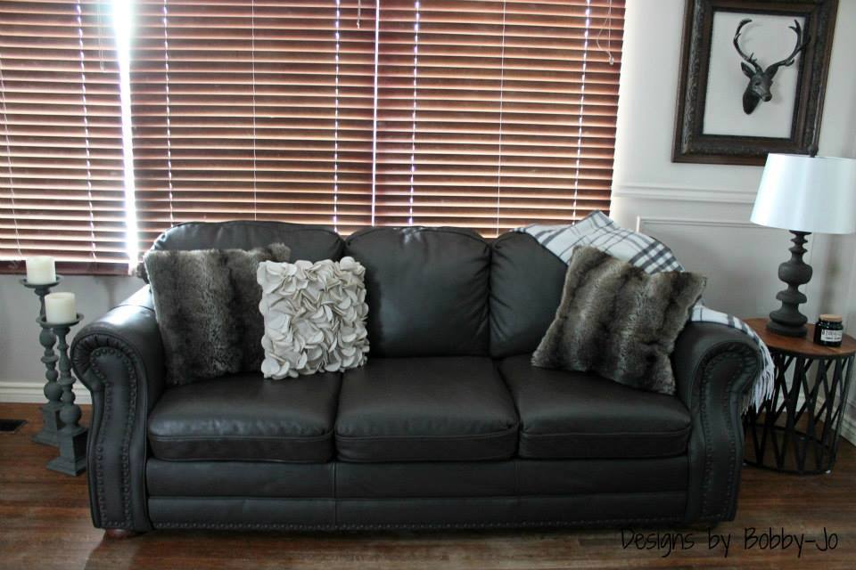 PAINTING MY LEATHER SOFA / DIY LEATHER SOFA MAKEOVER / SCRATCH DOCTOR LEATHER  PAINT 
